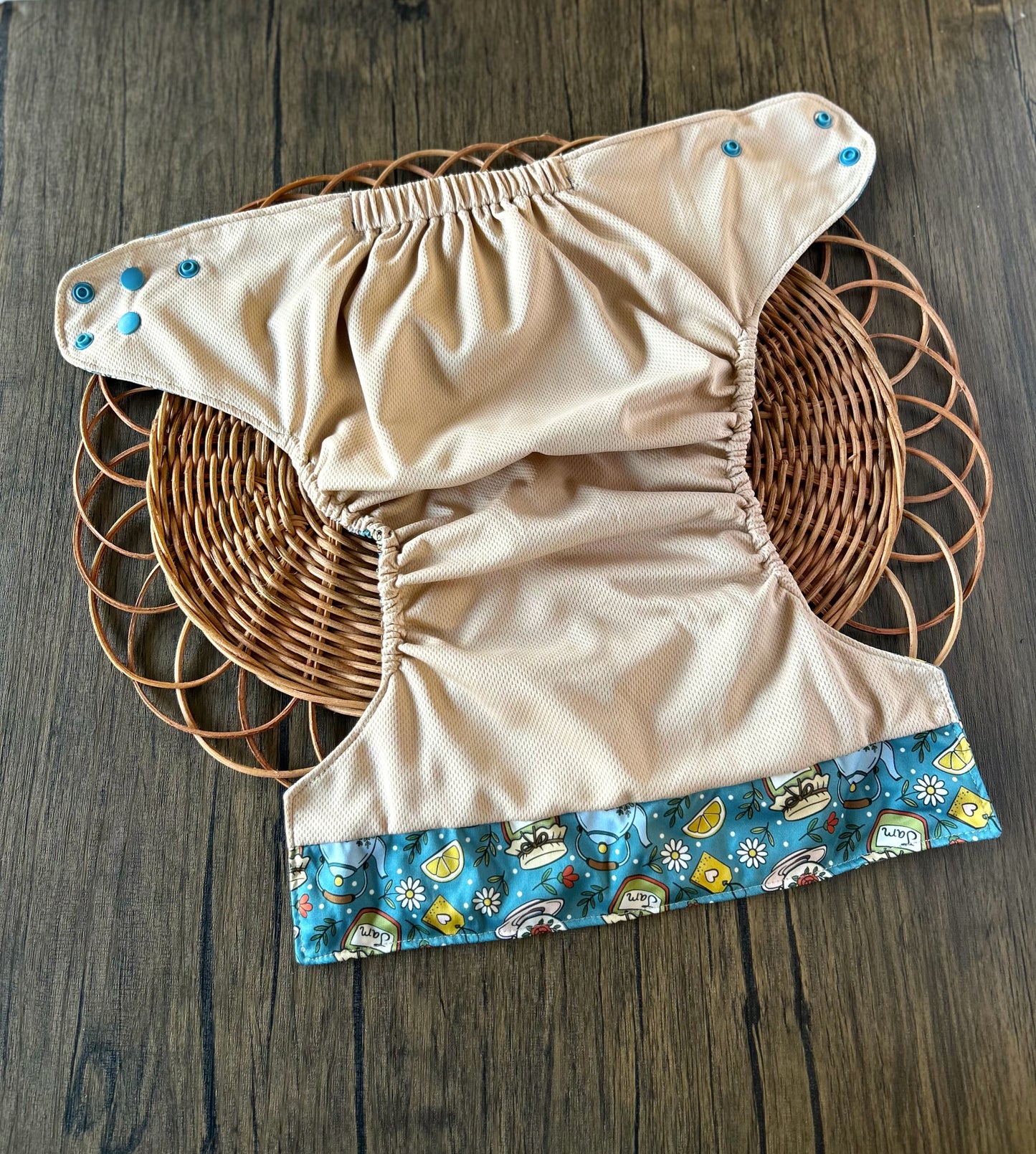 Spring on the Farm Collection Tea with Olive XL